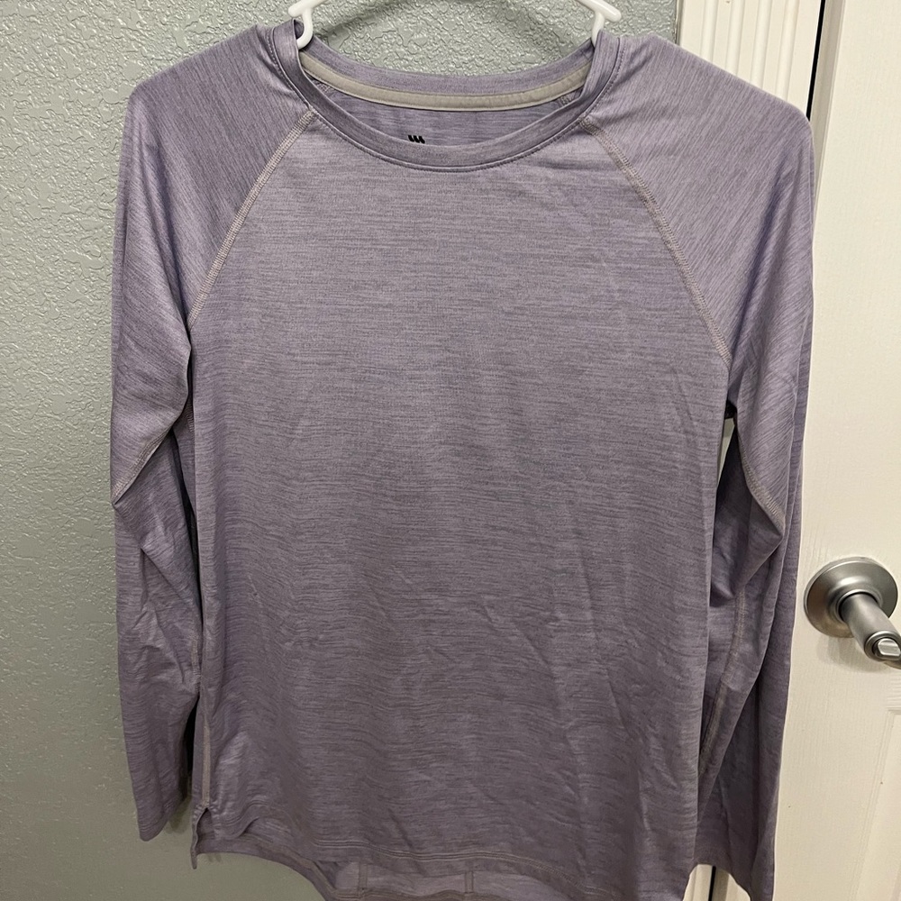 Long sleeved all in motion workout top size L girls